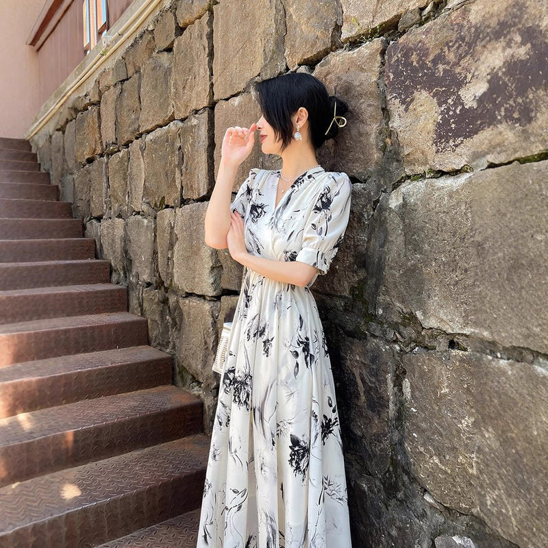 Women's Elegant Short-Sleeve V-Neck Midi Body-Slimming Chic Commuter Dress